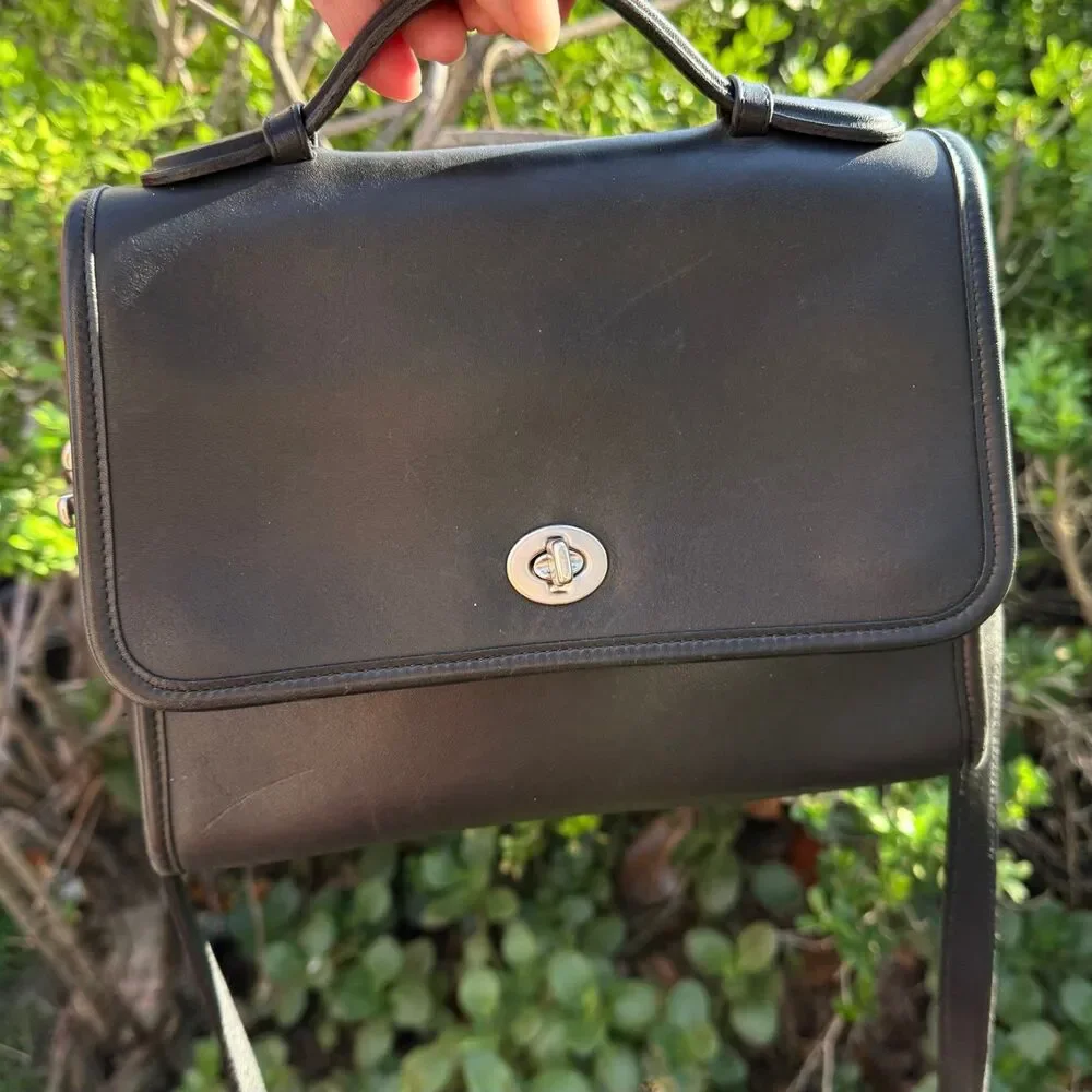 Vintage Coach Court Bag 9870 Crossbody Satchel — Black Glove-Tanned Leather - Picture 13 of 14